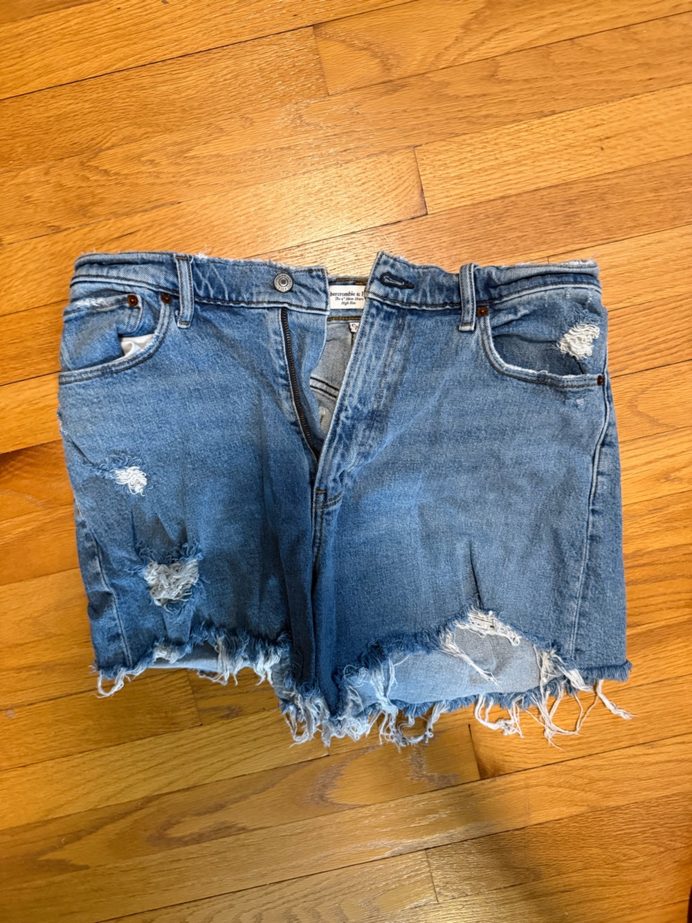 Abercrombie Curve Love The 4” Mom Short size 12